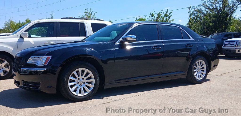 2013 Chrysler 300  - 22610671 - 3