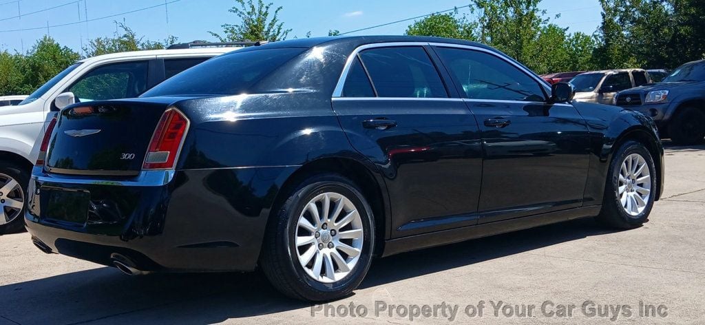 2013 Chrysler 300  - 22610671 - 7