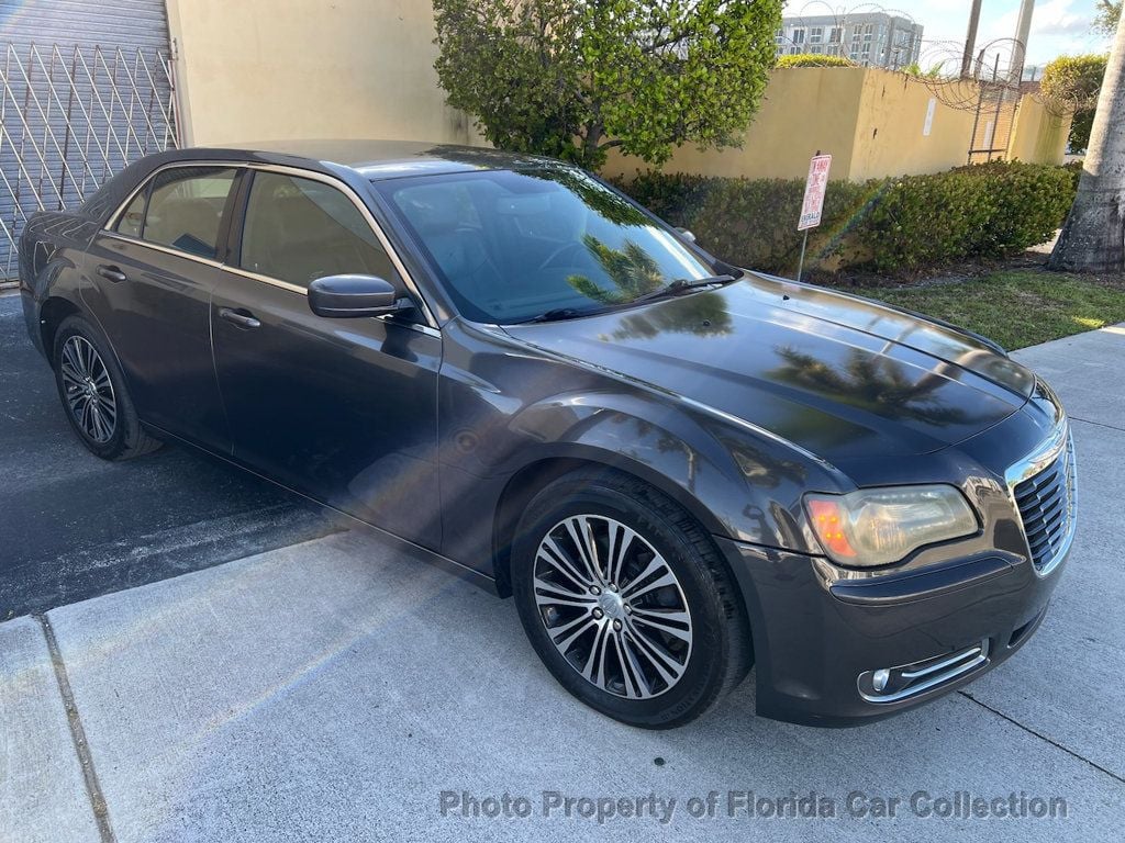 2013 Chrysler 300 300S AWD Hemi 5.7L V8 - 22421882 - 1