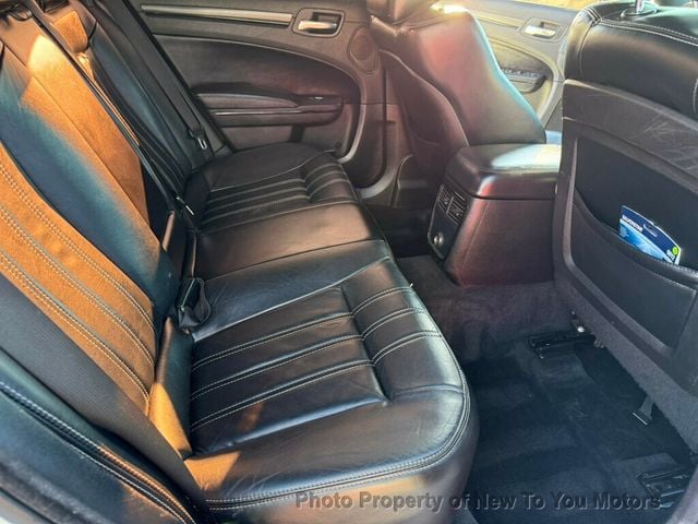 2013 Chrysler 300 4dr Sedan 300S RWD - 22988908 - 9