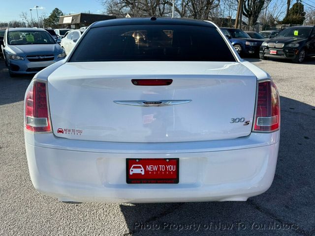 2013 Chrysler 300 4dr Sedan 300S RWD - 22988908 - 16