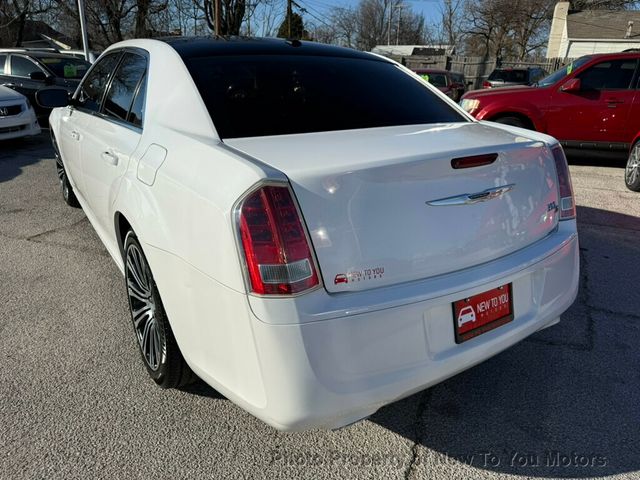 2013 Chrysler 300 4dr Sedan 300S RWD - 22988908 - 26