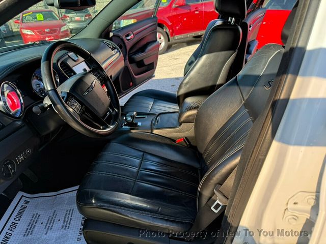 2013 Chrysler 300 4dr Sedan 300S RWD - 22988908 - 4