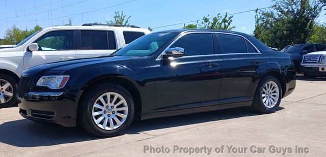 2013 Chrysler 300 4dr Sedan RWD - 22610671 - 0