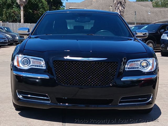 2013 Chrysler 300 4dr Sedan RWD - 22610671 - 3