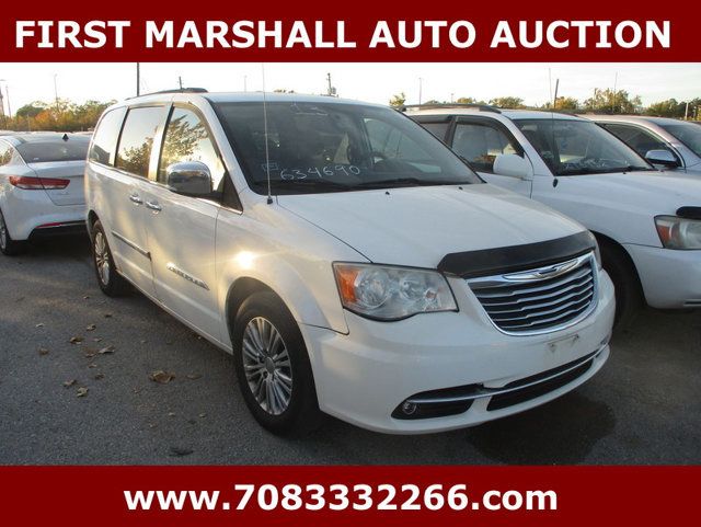 2013 Chrysler Town  - 22944713 - 1