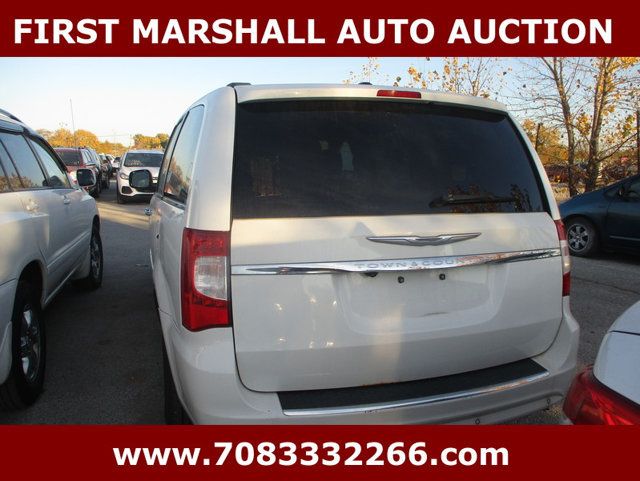 2013 Chrysler Town  - 22944713 - 2