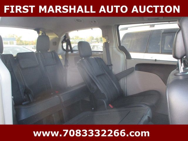 2013 Chrysler Town  - 22944713 - 3