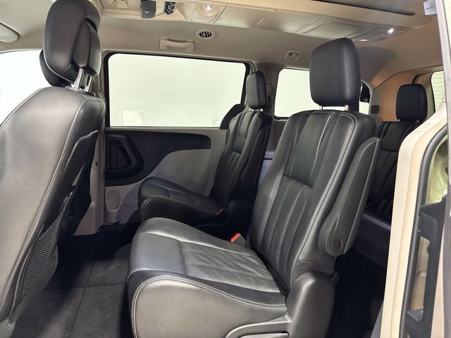 2013 Chrysler Town & Country 4dr Wagon Touring - 23068427 - 19