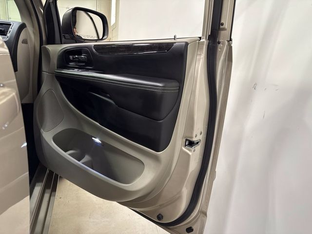 2013 Chrysler Town & Country 4dr Wagon Touring - 23068427 - 24