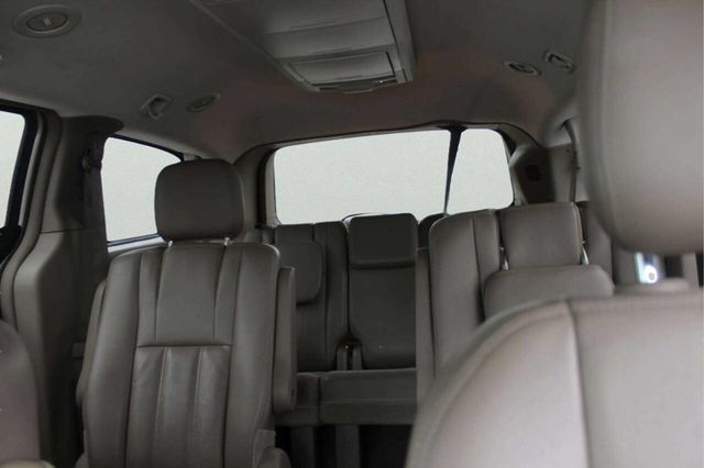 2013 Chrysler Town & Country 4dr Wagon Touring - 22964813 - 8