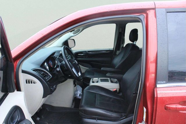 2013 Chrysler Town & Country 4dr Wagon Touring - 23006761 - 8