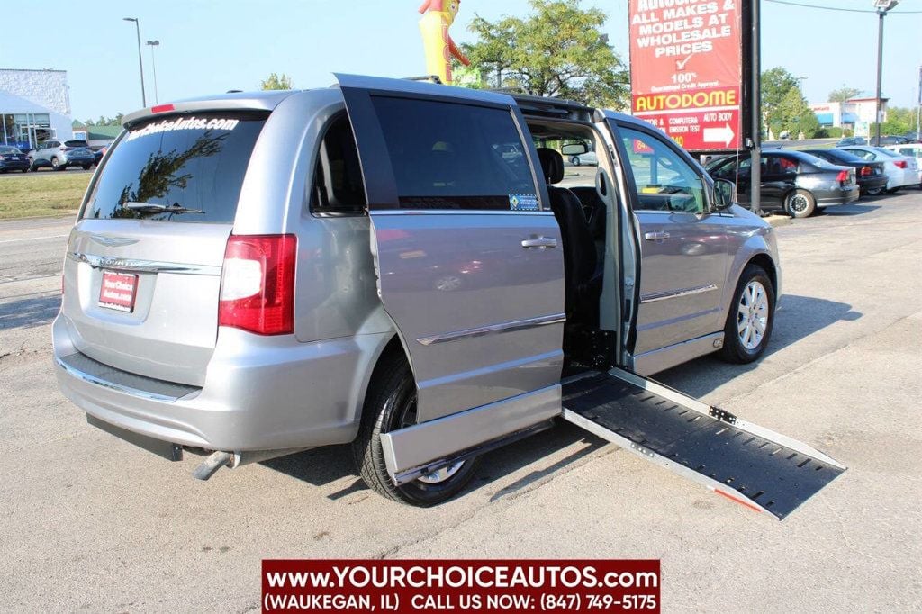 2013 Chrysler Town & Country 4dr Wagon Touring - 22573850 - 35