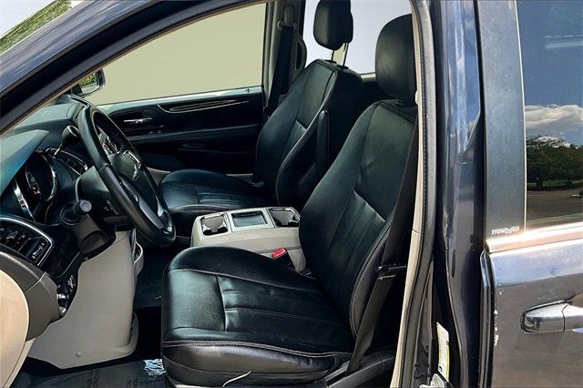 2013 Chrysler Town & Country 4dr Wagon Touring - 22878831 - 9