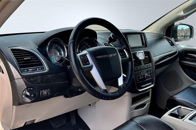 2013 Chrysler Town & Country 4dr Wagon Touring - 22878831 - 10