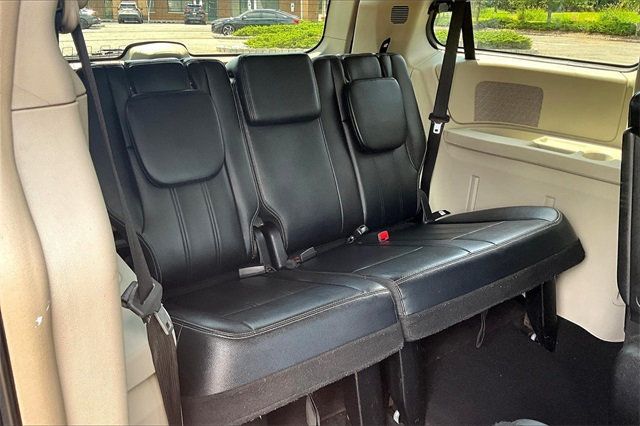 2013 Chrysler Town & Country 4dr Wagon Touring - 22878831 - 11