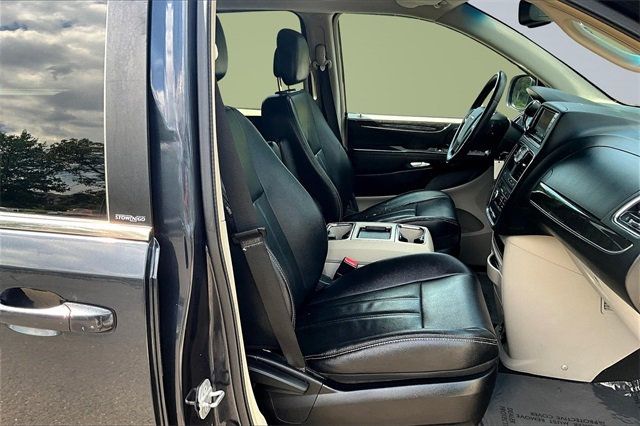 2013 Chrysler Town & Country 4dr Wagon Touring - 22878831 - 13