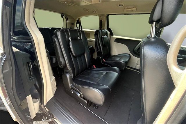 2013 Chrysler Town & Country 4dr Wagon Touring - 22878831 - 14