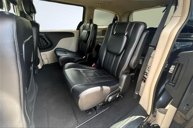 2013 Chrysler Town & Country 4dr Wagon Touring - 22878831 - 17