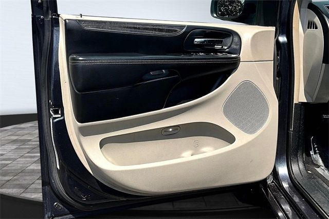 2013 Chrysler Town & Country 4dr Wagon Touring - 22878831 - 8