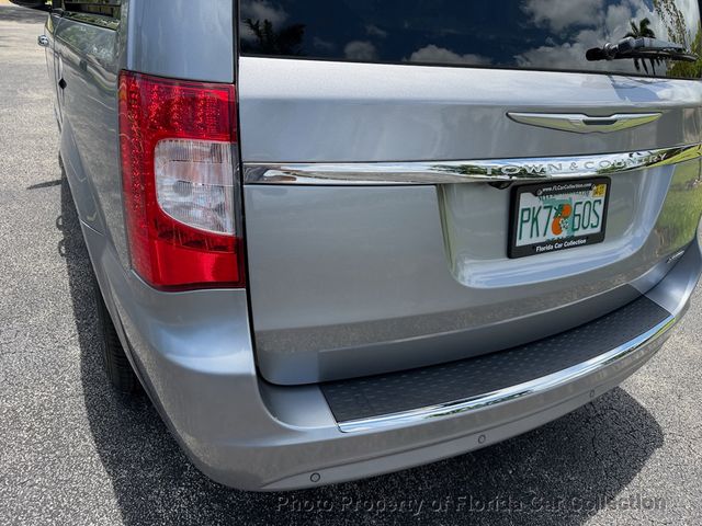 2013 Chrysler Town & Country Limited Wagon Mini Van - 23020425 - 14