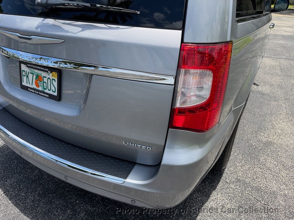 2013 Chrysler Town & Country Limited Wagon Mini Van - 23020425 - 15