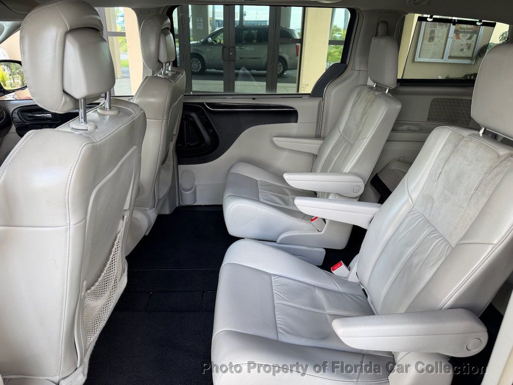 2013 Chrysler Town & Country Limited Wagon Mini Van - 23020425 - 18