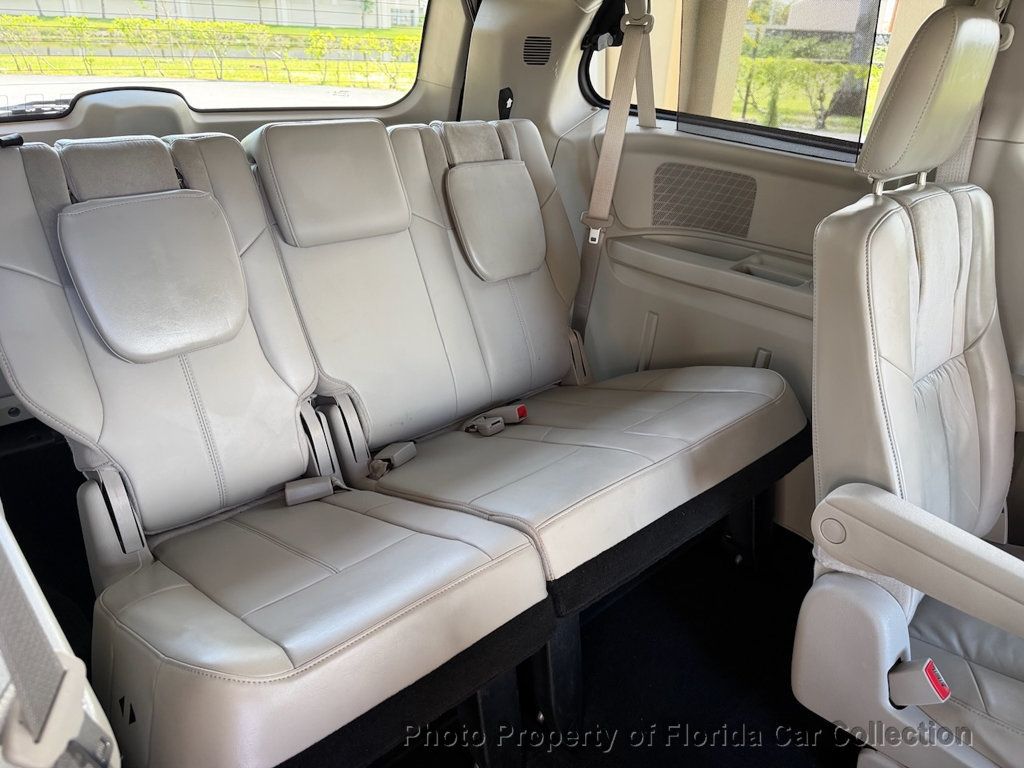 2013 Chrysler Town & Country Limited Wagon Mini Van - 23020425 - 21