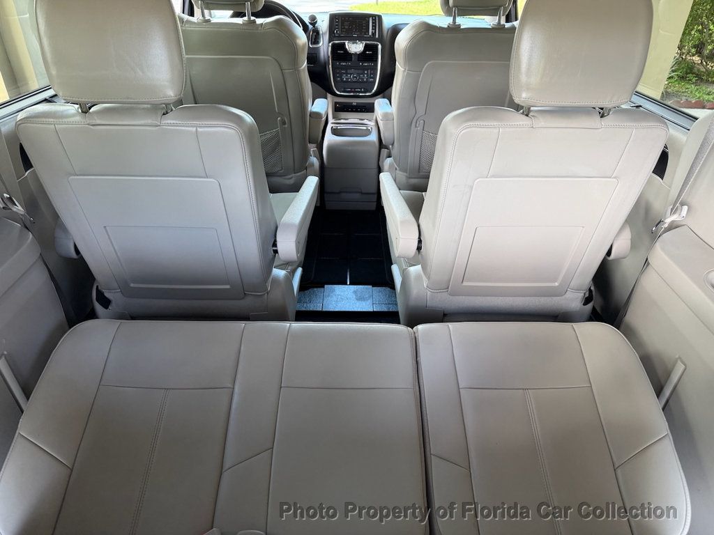 2013 Chrysler Town & Country Limited Wagon Mini Van - 23020425 - 22