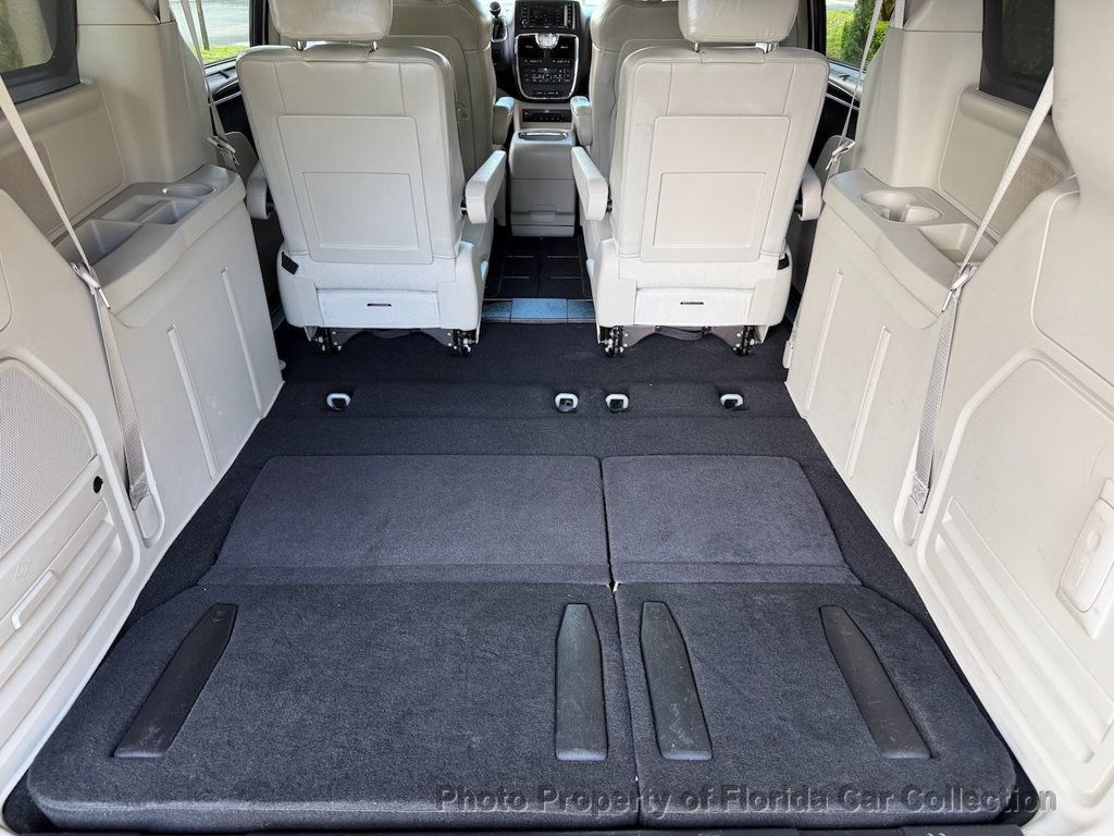 2013 Chrysler Town & Country Limited Wagon Mini Van - 23020425 - 23