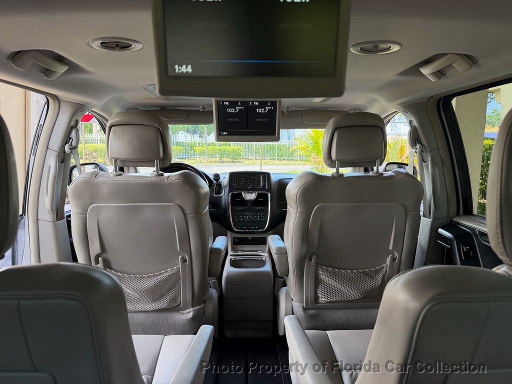 2013 Chrysler Town & Country Limited Wagon Mini Van - 23020425 - 24