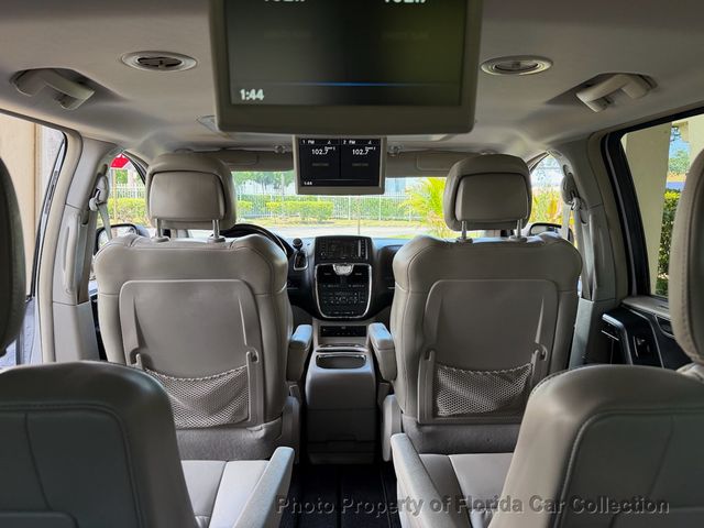 2013 Chrysler Town & Country Limited Wagon Mini Van - 23020425 - 24