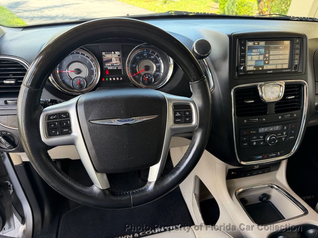 2013 Chrysler Town & Country Limited Wagon Mini Van - 23020425 - 26