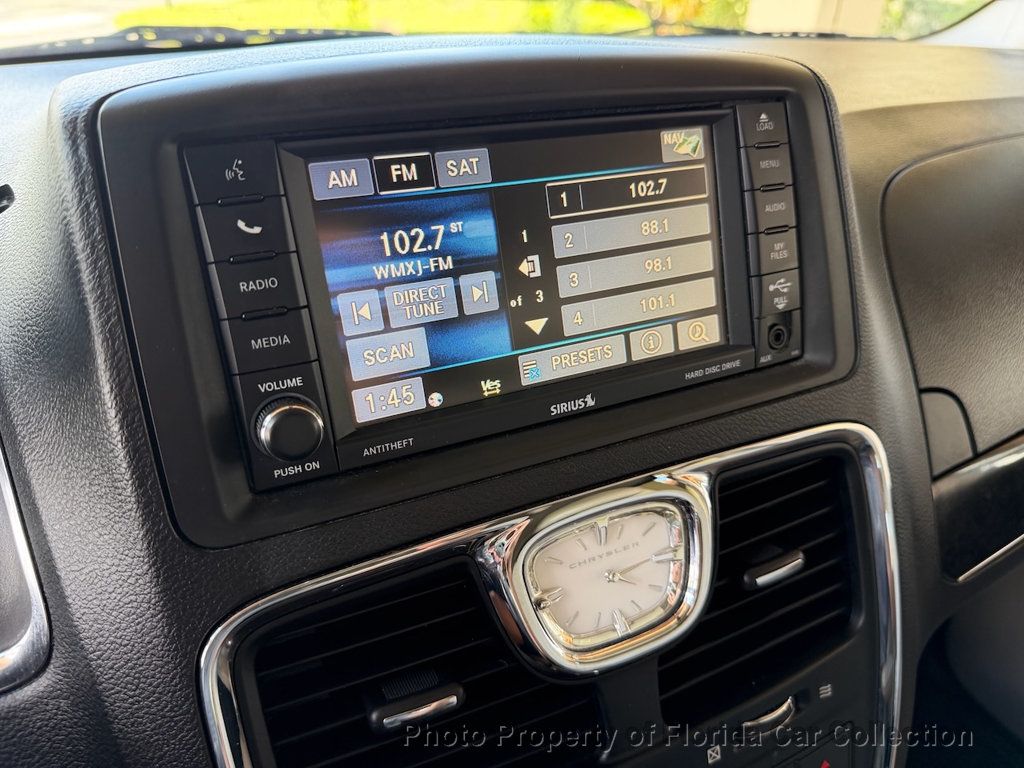 2013 Chrysler Town & Country Limited Wagon Mini Van - 23020425 - 29