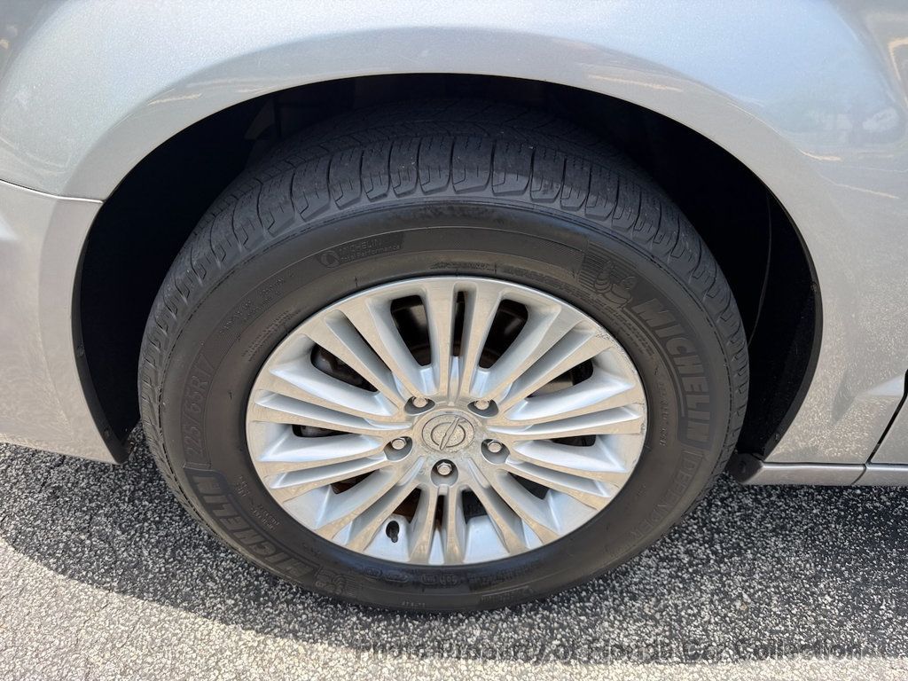 2013 Chrysler Town & Country Limited Wagon Mini Van - 23020425 - 38