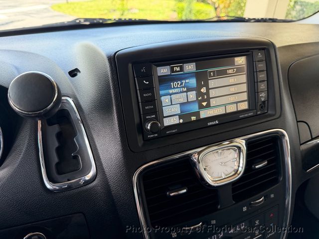 2013 Chrysler Town & Country Limited Wagon Mini Van - 23020425 - 46