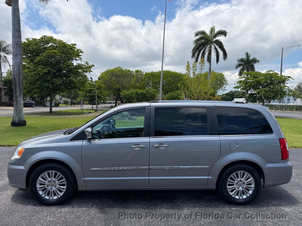 2013 Chrysler Town & Country Limited Wagon Mini Van - 23020425 - 4