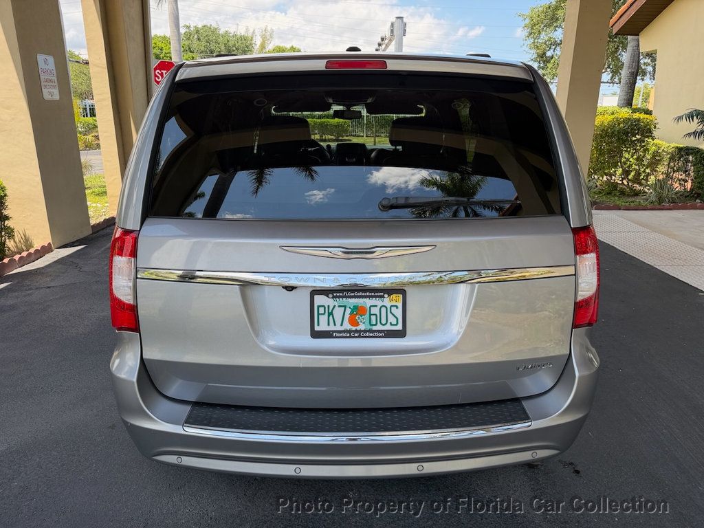 2013 Chrysler Town & Country Limited Wagon Mini Van - 23020425 - 71