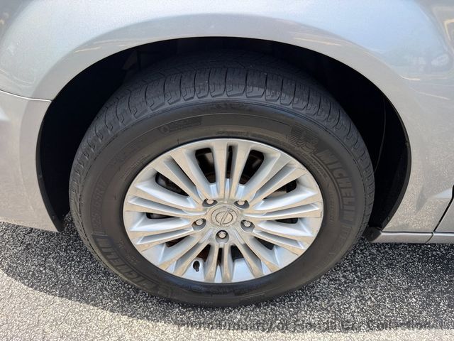 2013 Chrysler Town & Country Limited Wagon Mini Van - 23020425 - 72