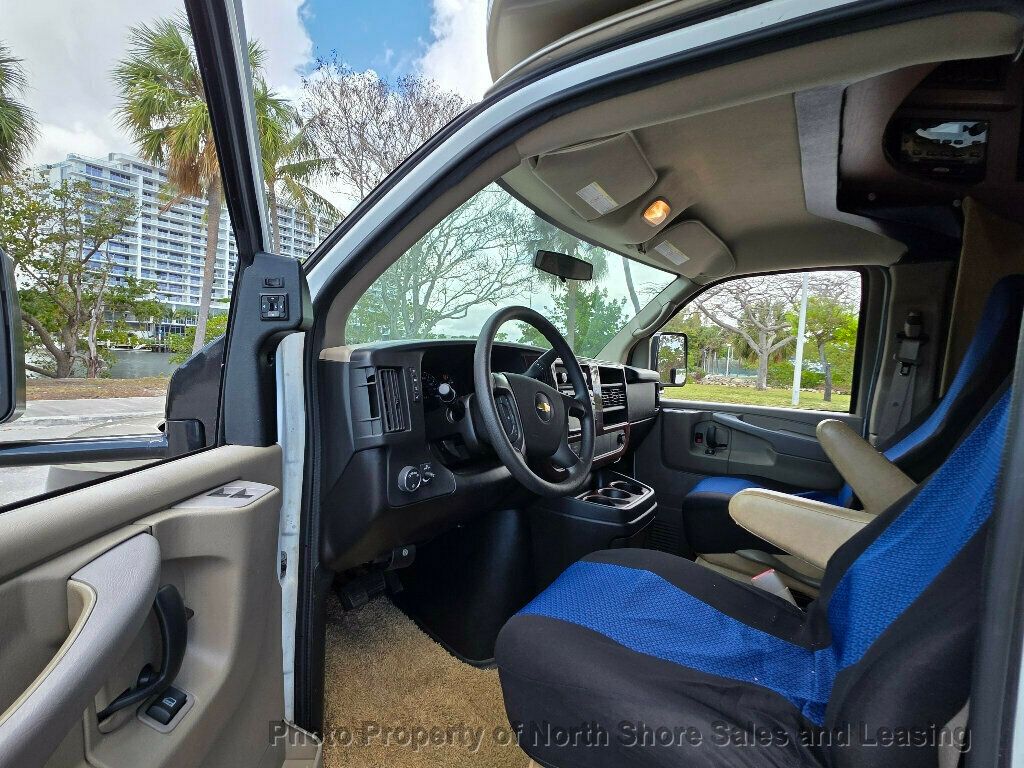 2013 Coachmen CONCORD 31SS 4500 Van 159 - 22989353 - 17