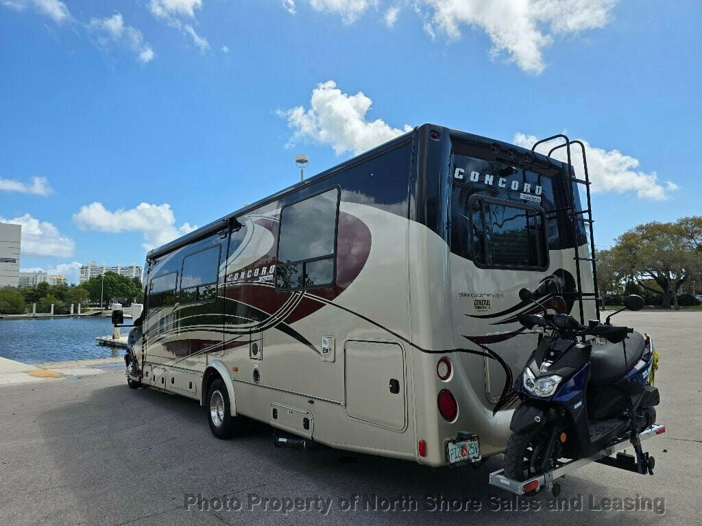 2013 Coachmen CONCORD 31SS 4500 Van 159 - 22989353 - 32