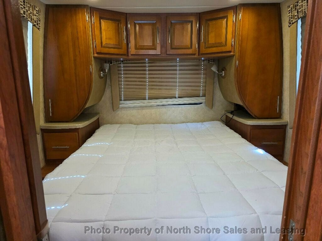 2013 Coachmen CONCORD 31SS 4500 Van 159 - 22989353 - 64