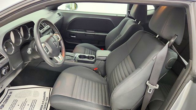 2013 Dodge Challenger 2dr Coupe SXT w/ Super Sport Group - 23067059 - 17