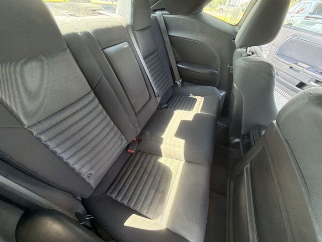 2013 Dodge Challenger SXT - 23082565 - 19