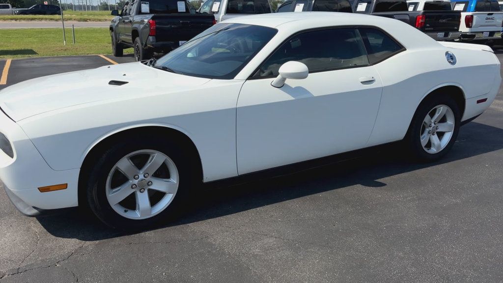 Dodge Challenger SXT photo 4