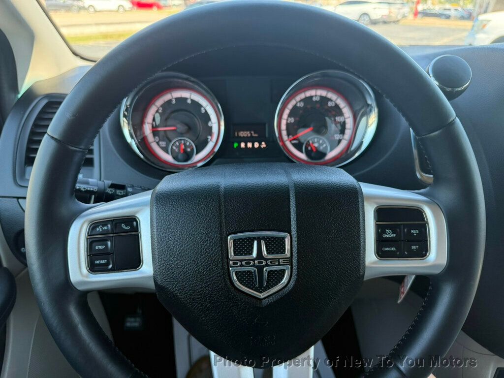 2013 Dodge Grand Caravan SXT photo 3