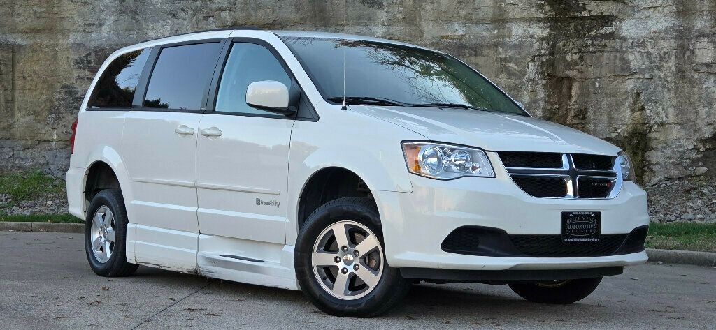 2013 Dodge Grand Caravan VERY LOW MILES Braun Mobility Conversion 615-300-6004 - 22943412 - 0