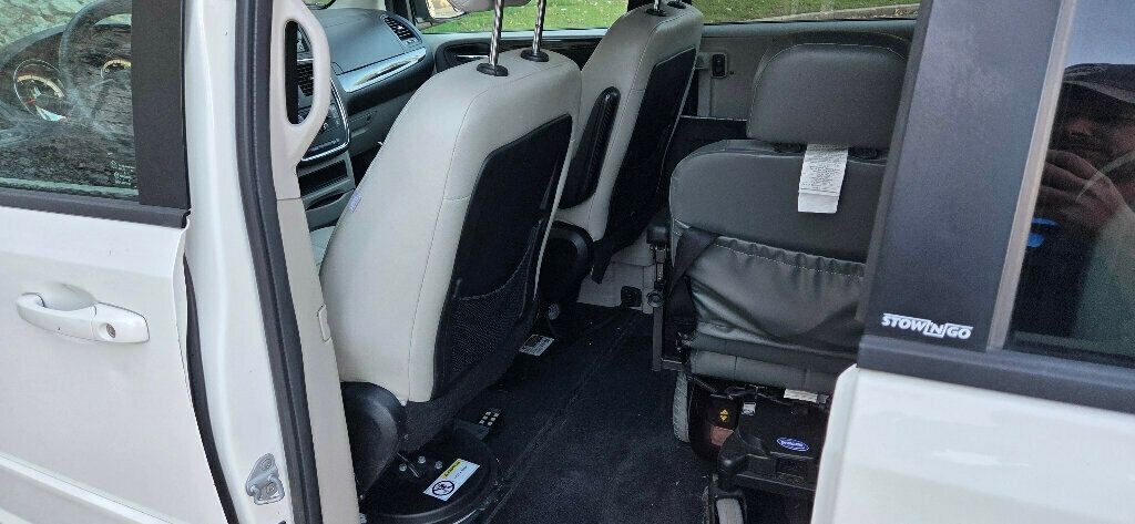 2013 Dodge Grand Caravan VERY LOW MILES Braun Mobility Conversion 615-300-6004 - 22943412 - 12