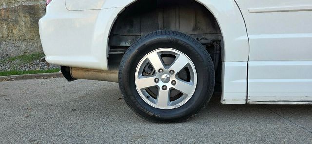 2013 Dodge Grand Caravan VERY LOW MILES Braun Mobility Conversion 615-300-6004 - 22943412 - 34