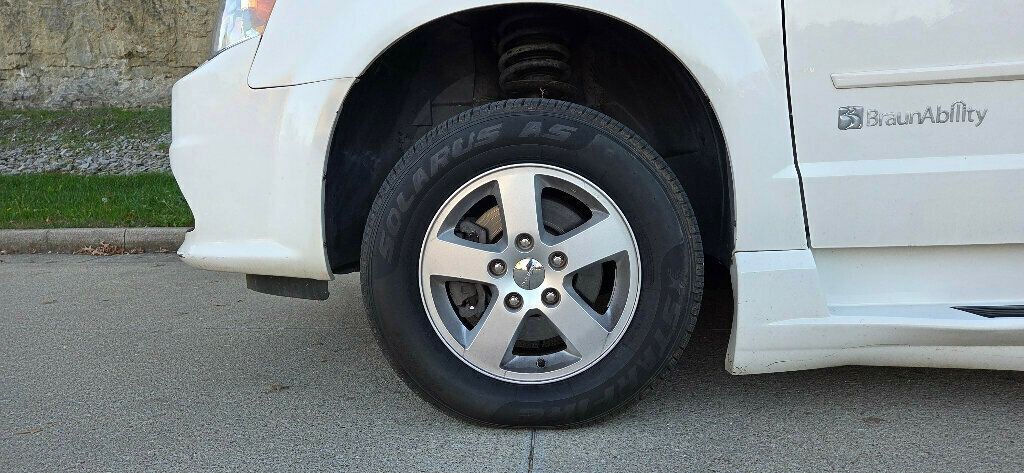 2013 Dodge Grand Caravan VERY LOW MILES Braun Mobility Conversion 615-300-6004 - 22943412 - 36